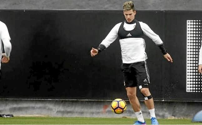 Mina tampoco podrá jugar ante el Barcelona por una lesión muscular