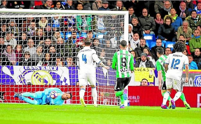 Sanabria recupera el olfato goleador