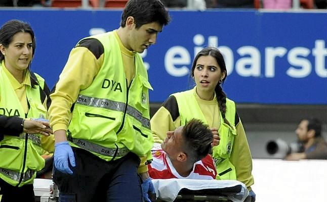 El Espanyol no contempla fichar un central tras la lesión de Óscar Duarte
