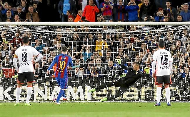 Messi se escapa en la lucha por el Pichichi