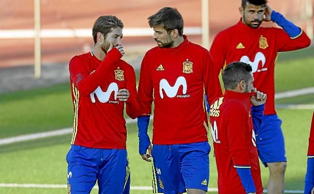 Lopetegui: "Ahora Ramos y Piqué se pueden mandar tuits con la misma camiseta"