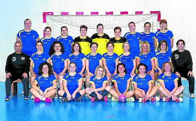 Sevilla se vuelca con las veteranas del balonmano
