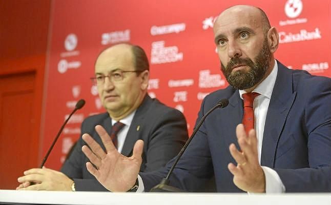 Con Monchi sobre la mesa