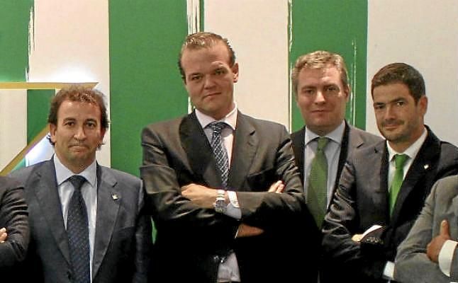 Rafael Salas y Adrián Fernández se quedan sin voz ni voto