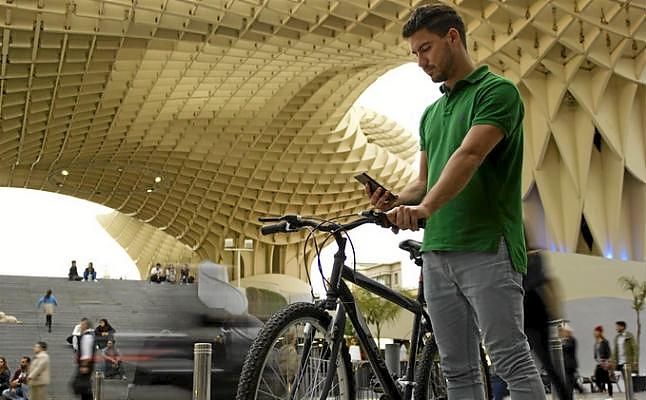 Nace en Sevilla la primera app que premia por desplazarse en bici y a pie
