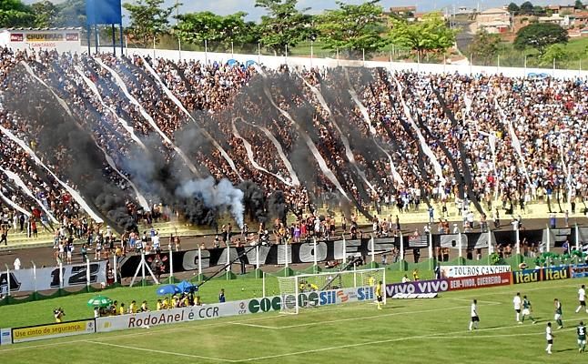 Condenan a tres aficionados del Corinthians por matar a uno del Palmeiras