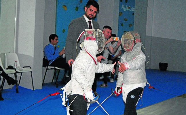 El sable toma la palabra