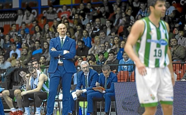 Tabak quiere que el Betis defienda como en Fuenlabrada