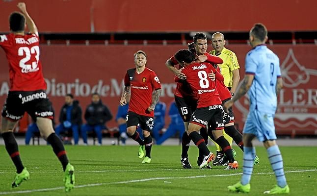 (Resumen) El Mallorca y el Oviedo frenan el dominio del Levante y del Girona