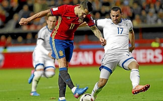 Vitolo: "¿El Barça? A cualquiera le encantaría pero la gente me quiere mucho en Sevilla"