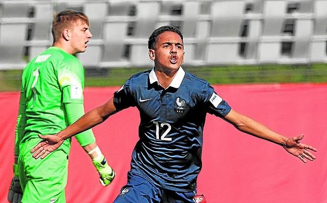 Boutobba y su difícil adaptación: "No me arrepiento de elegir al Sevilla"