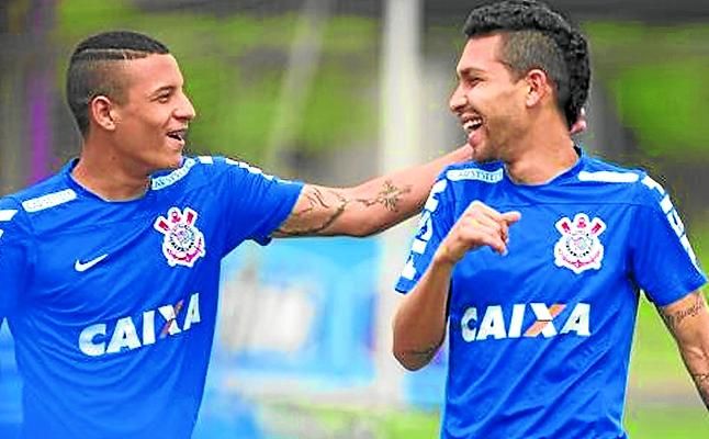 Petros 'recomienda' a Guilherme Arana