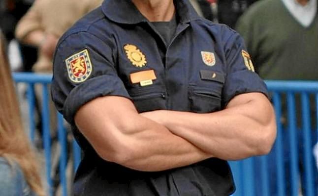 Detienen a un hombre por eyacular sobre un Policía Nacional en plena calle