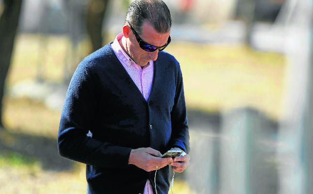 El Sevilla explora todas las vías para la sucesión de Monchi