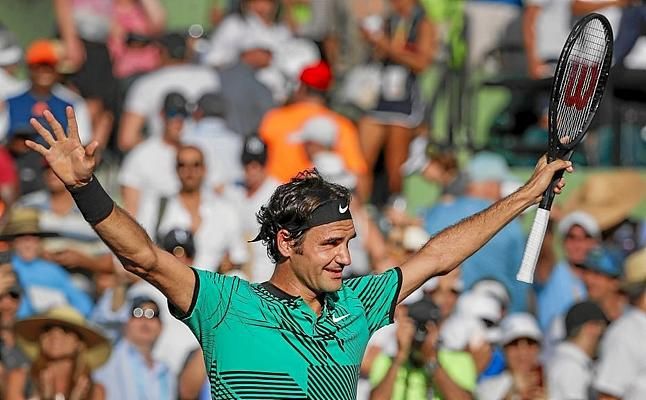 Federer gana su tercer título en Miami al vencer nuevamente a Nadal este año