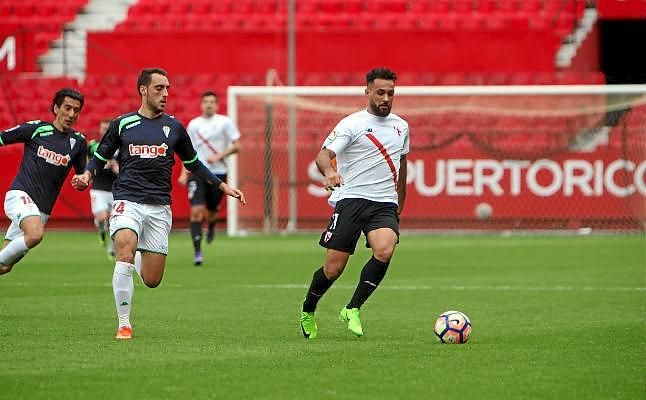 Diego Martínez convoca a 19 jugadores frente al Numancia