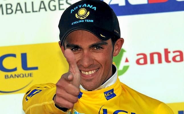 Contador: "Menos mal que aterricé en césped, la caída podría haber sido más dura"