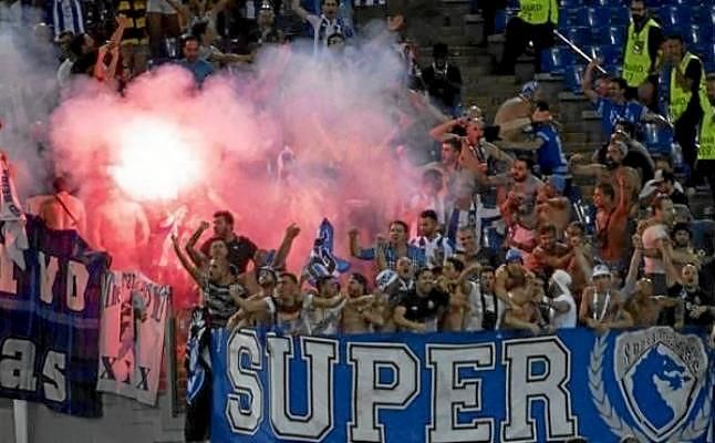 Investigan a un futbolista por pegar a un rival y partir la nariz al árbitro