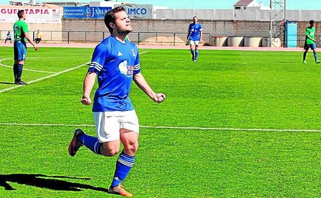 La "liberación" del goleador Fran Osuna