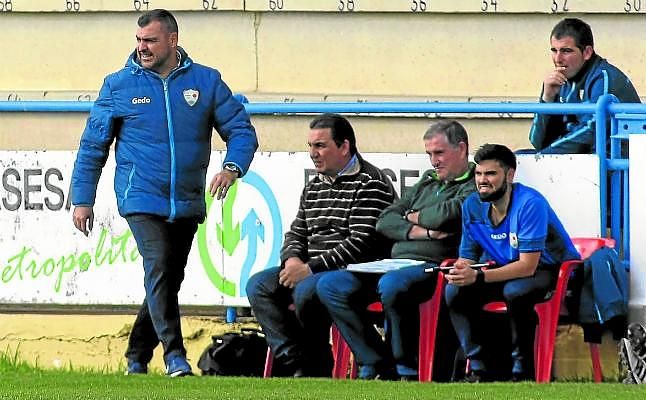 Joaquín Hidalgo (Lebrijana): Hará encaje de bolillos