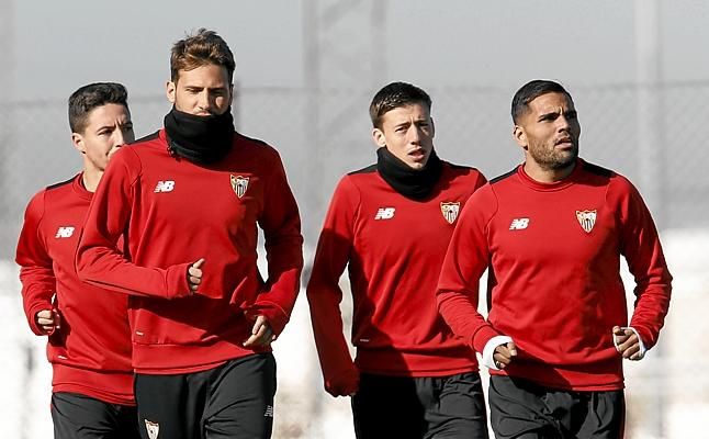 Monchi no fichará a ningún jugador del Sevilla... "a corto plazo"