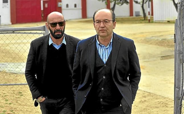 Monchi: "¿Pepe Castro marioneta? No, él sufre como el que más"