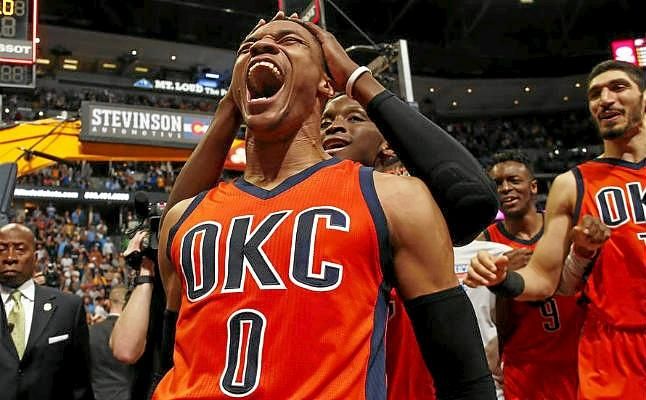 Westbrook bate la marca histórica de Robertson