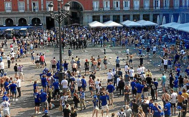 Los hinchas del Leicester a la Policía: "Gibraltar es nuestro"