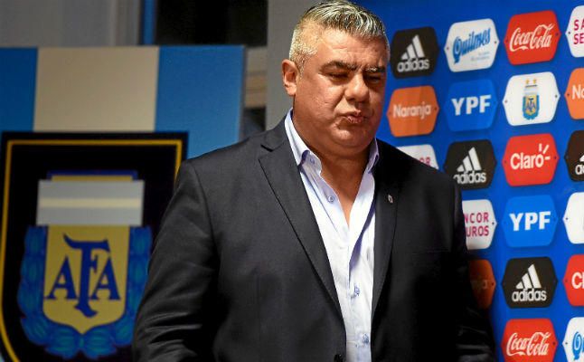 Paso atrás de Tapia: no se reunirá con Sampaoli, del que ya tiene el 'sí'