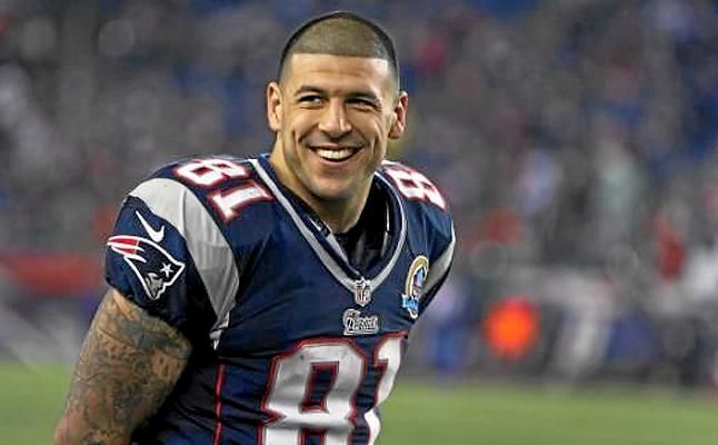 Declaran inocente de doble homicidio al exfutbolista de NFL Aaron Hernández