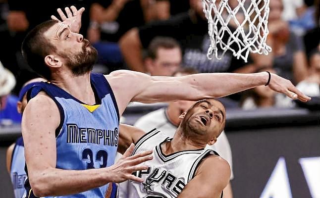 Pau Gasol vuelve a ser jugador clave con Spurs y Marc no impide la derrota