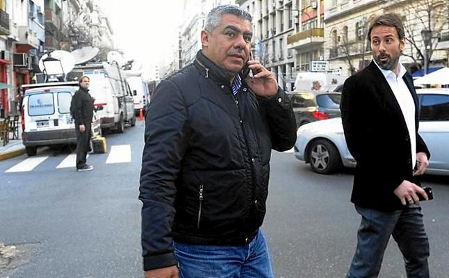 Tapia: "No me reuní con nadie; si es Sampaoli u otro, hay que esperar"