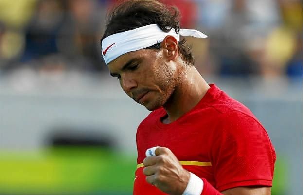 Nadal gana en un exigente debut