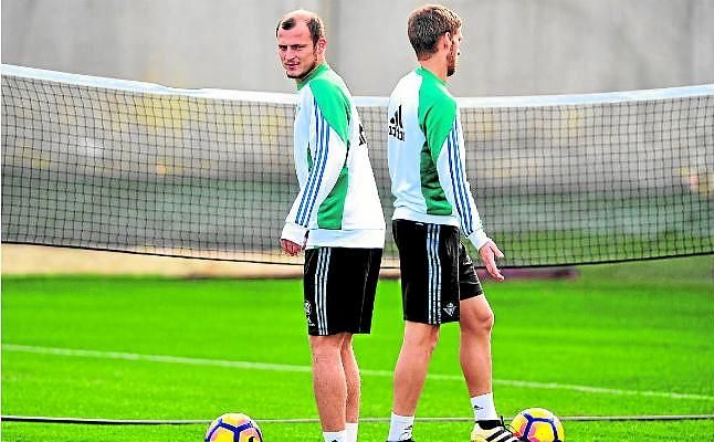 Zozulya recibe el apoyo de Piric