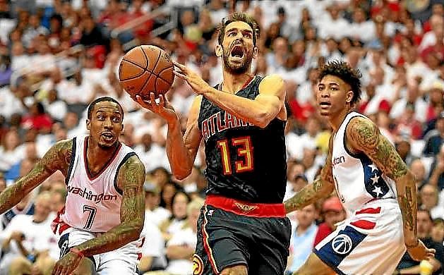 Calderón y Abrines vuelven a caer y se complican su futuro en los 'play-offs'