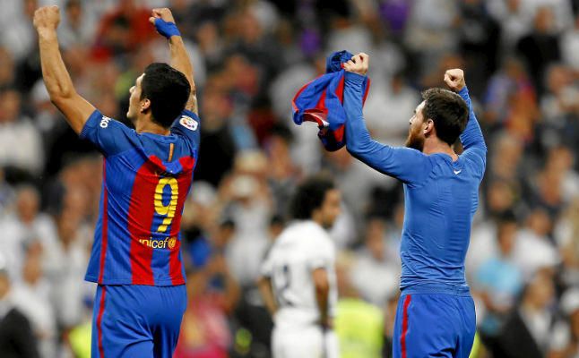 Messi reina en el Bernabéu e incendia la Liga