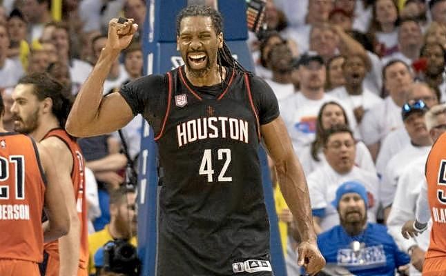 Nené Hilario fue el héroe de los Rockets y los Cavaliers pasan a semifinales