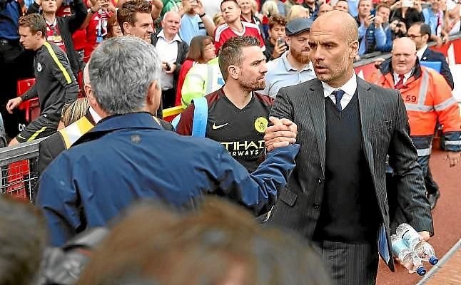 Guardiola: "Mourinho y yo somos vecinos y si nos vemos nos decimos 'hola'"