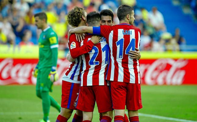 El Atlético se exhibe y mete presión al Sevilla