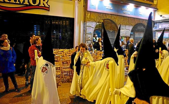 Un nuevo detenido y dos investigados por los incidentes de la pasada Madrugá