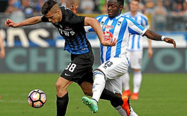 Muntari dejó el campo en el Cagliari-Pescara tras insultos racistas