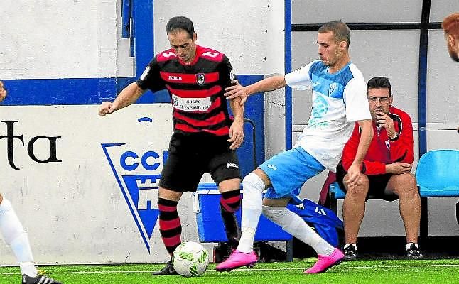 El Castilleja, con el espejo de la 14/15