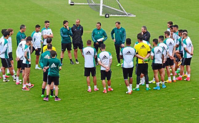 Alexis se pone al frente