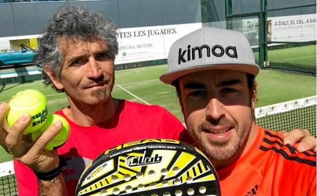 Alonso, tras romperse el McLaren, se va a jugar al pádel