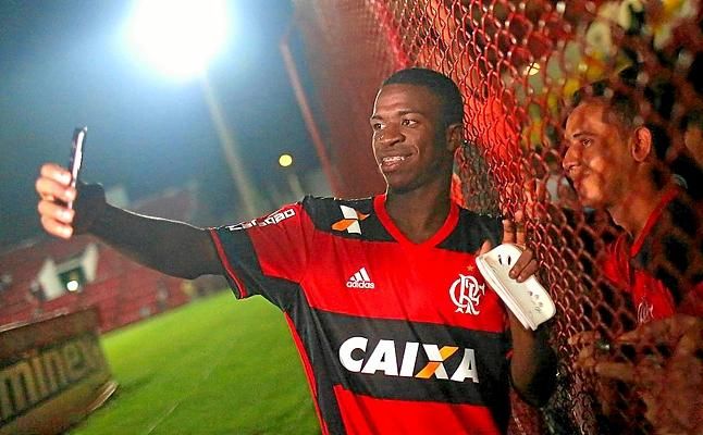 El Flamengo renueva a Vinicius Jr. para elevar cláusula de rescisión