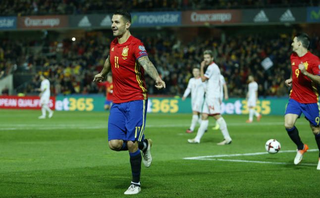 Vitolo y Sergio Rico, pendientes de Lopetegui