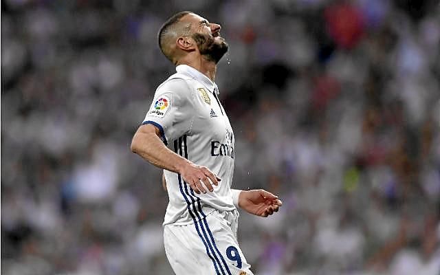 Benzema reprocha a Deschamps falta de coherencia al hablar de él