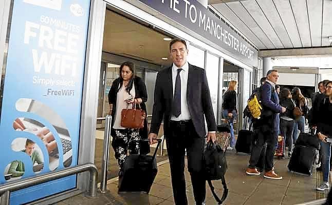 Miñambres, optimista, dice que ni le busca sustituto a Berizzo