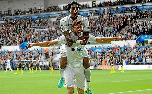 Dos 'todopoderosos' de la Premier se rifan a Llorente