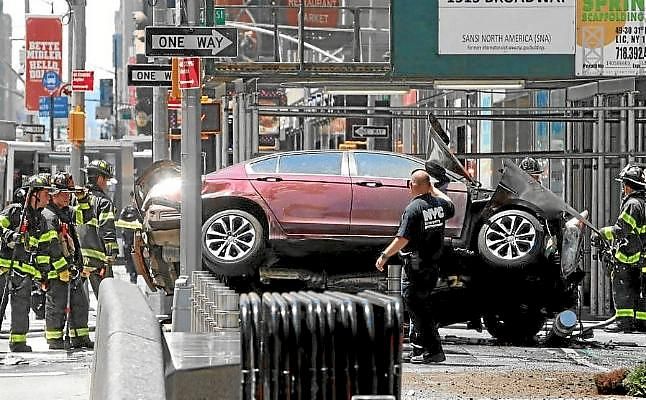 Al menos un muerto y más de 20 heridos por el atropello en Times Square